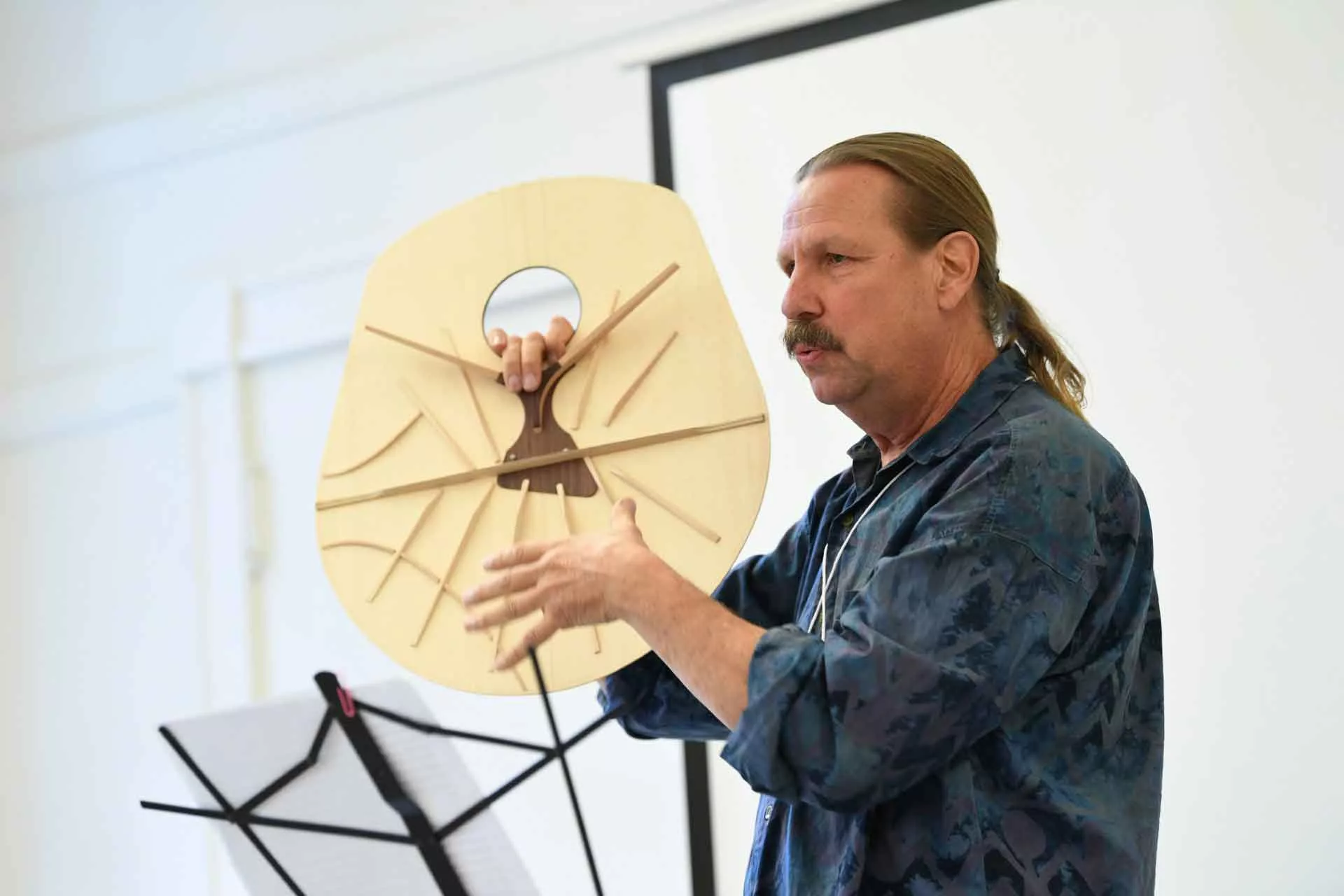 Steve kauffman explains guitar bracing