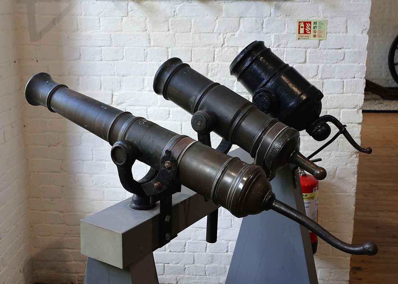 3-Examples-of-18th-Century-Swivel-Guns.jpg
