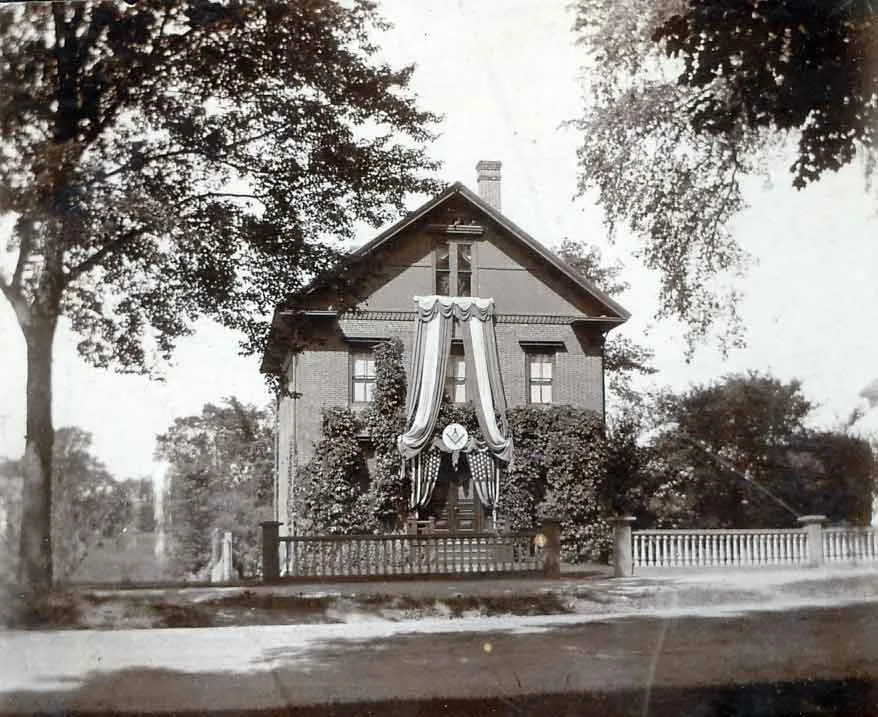 58-Monument-Square-1897.jpg
