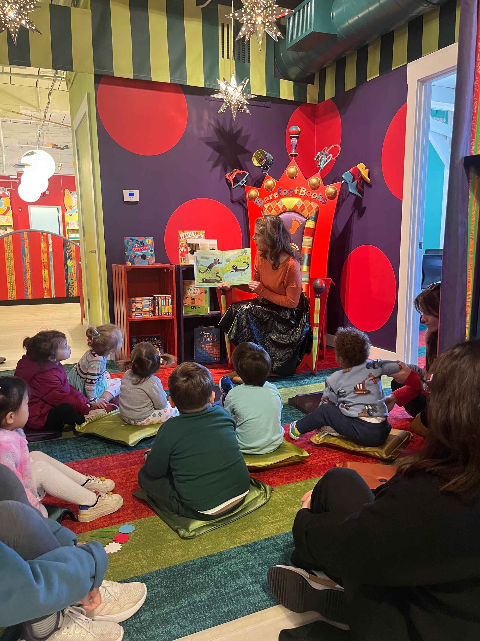 Barefoot-Books-Reading-to-Kids.jpg